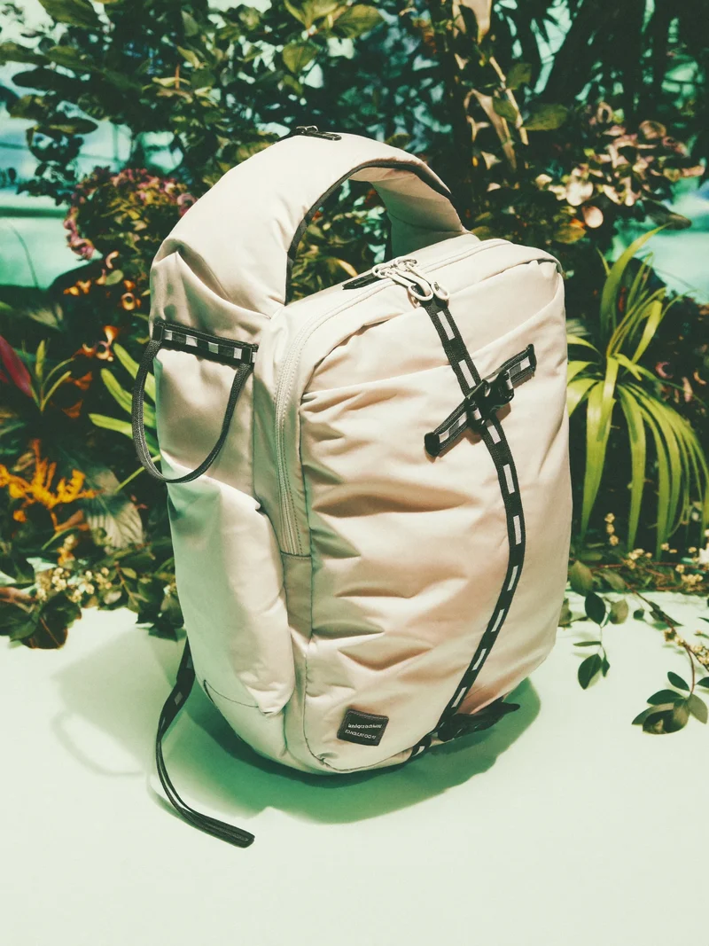 Konzeptstudie eines technischen Tagesrucksacks ohne Logos